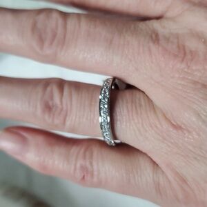 Rhodium plated rhinestone band